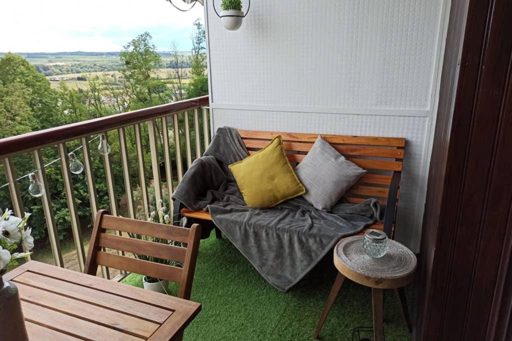 Studio Charmant avec vue magnifique! Montrichard Extérieur photo
